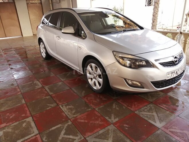 Opel Astra 2012, 351,000 km - 1.3 l - Beyləqan