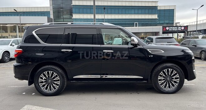 Nissan Patrol 2017, 110,000 km - 5.6 л - Bakı