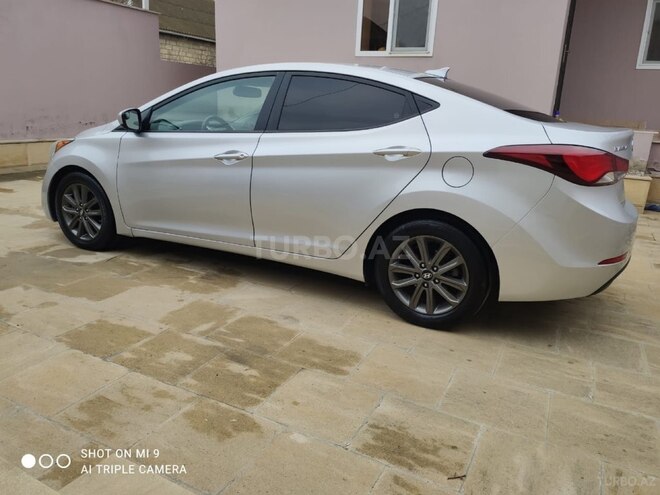 Hyundai Elantra 2015, 142,588 km - 1.8 л - Şirvan