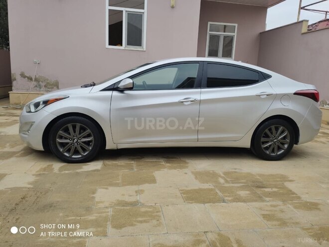 Hyundai Elantra 2015, 142,588 km - 1.8 л - Şirvan