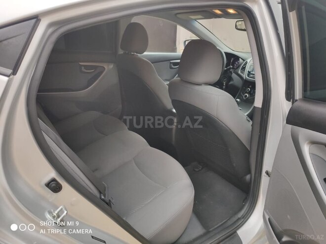 Hyundai Elantra 2015, 142,588 km - 1.8 л - Şirvan