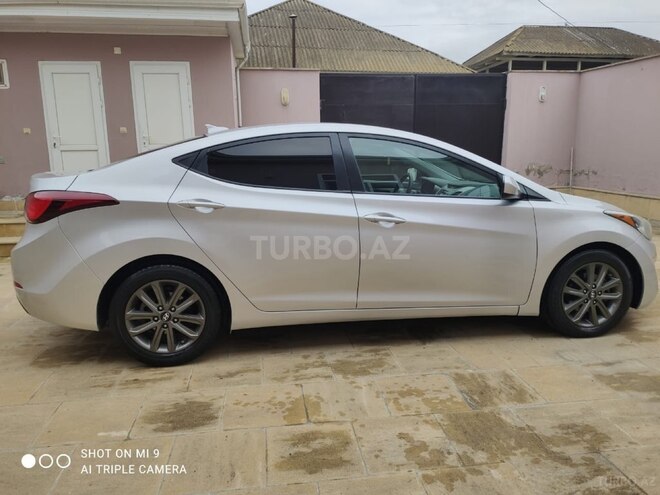 Hyundai Elantra 2015, 142,588 km - 1.8 л - Şirvan