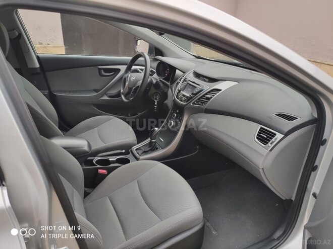Hyundai Elantra 2015, 142,588 km - 1.8 л - Şirvan