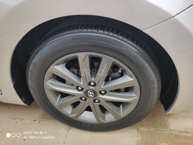 Hyundai Elantra 2015, 142,588 km - 1.8 л - Şirvan