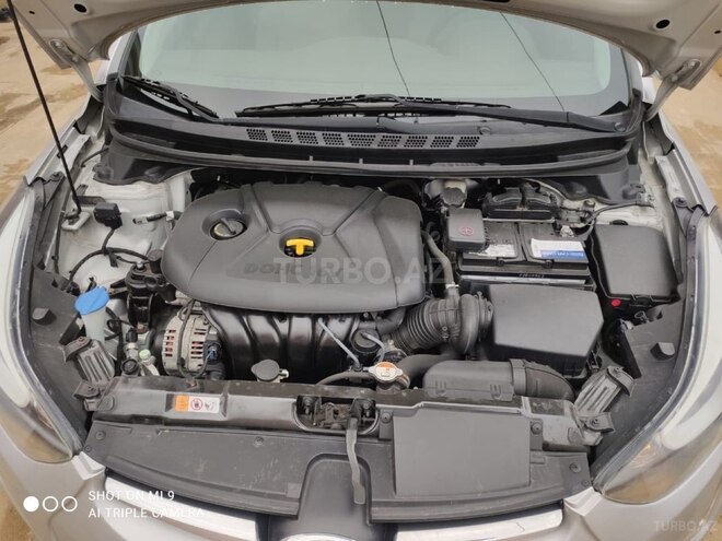 Hyundai Elantra 2015, 142,588 km - 1.8 л - Şirvan