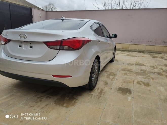 Hyundai Elantra 2015, 142,588 km - 1.8 л - Şirvan