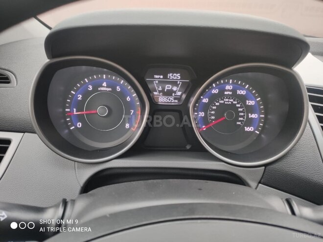 Hyundai Elantra 2015, 142,588 km - 1.8 л - Şirvan