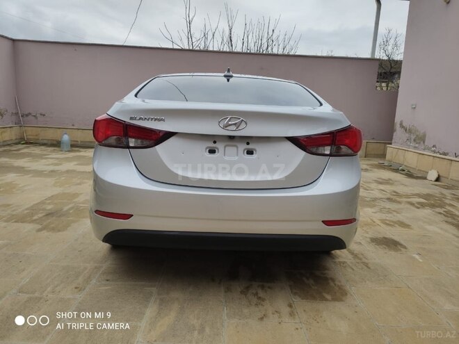 Hyundai Elantra 2015, 142,588 km - 1.8 л - Şirvan