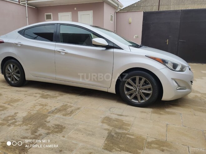 Hyundai Elantra 2015, 142,588 km - 1.8 л - Şirvan