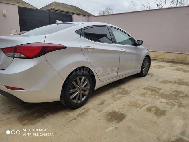 Hyundai Elantra 2015, 142,588 km - 1.8 л - Şirvan