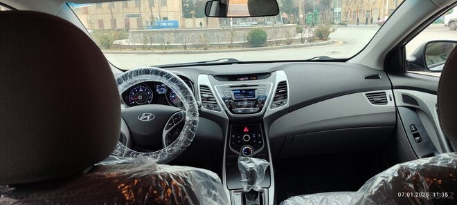 Hyundai Elantra 2016, 96,000 km - 1.8 л - Yevlax