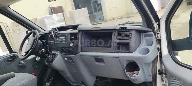 Ford Transit-6