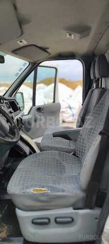 Ford Transit-8