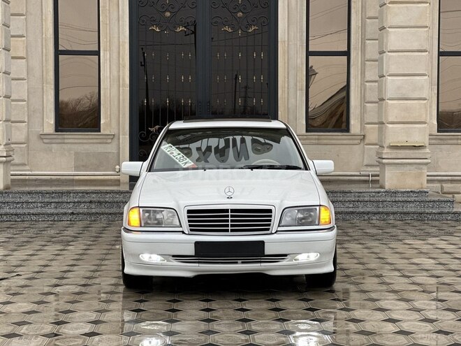 Mercedes C 230 2000, 218,080 km - 2.3 l - Saatlı