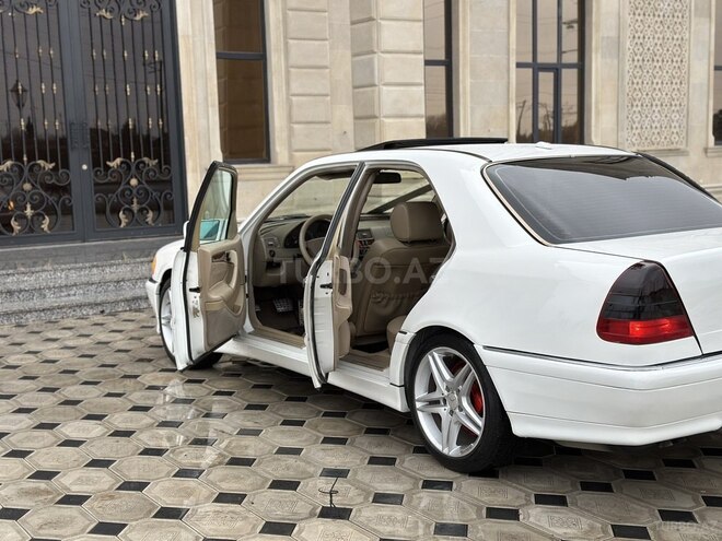 Mercedes C 230 2000, 218,080 km - 2.3 l - Saatlı