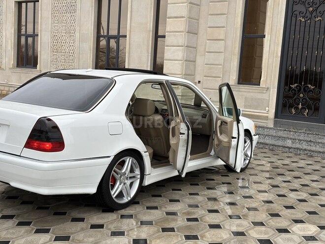 Mercedes C 230 2000, 218,080 km - 2.3 l - Saatlı