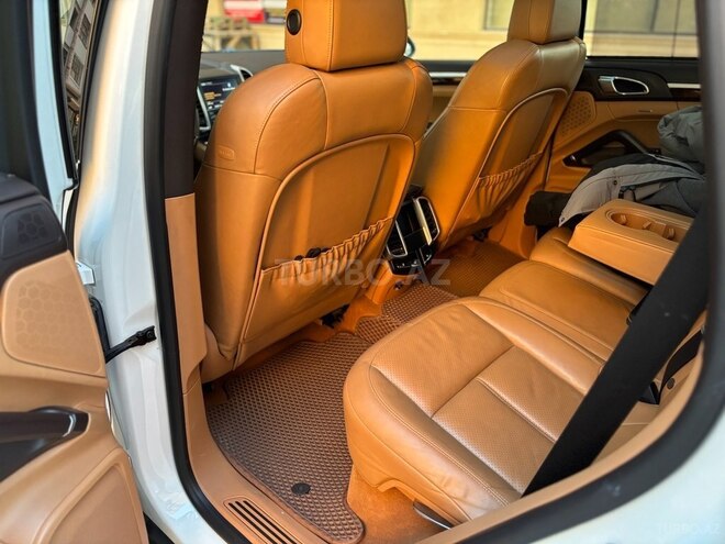 Porsche Cayenne-7
