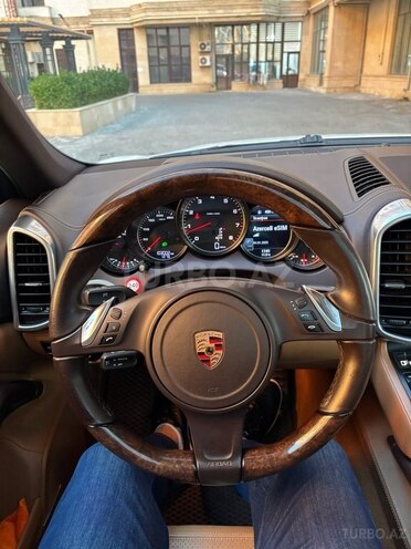 Porsche Cayenne-5