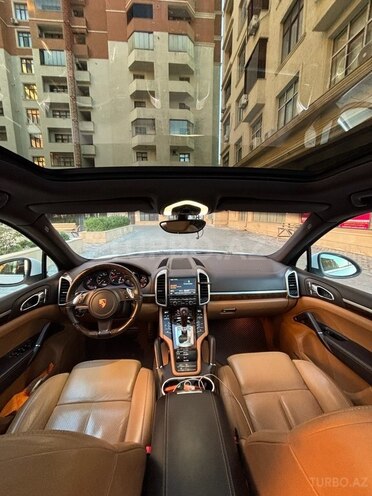 Porsche Cayenne-4