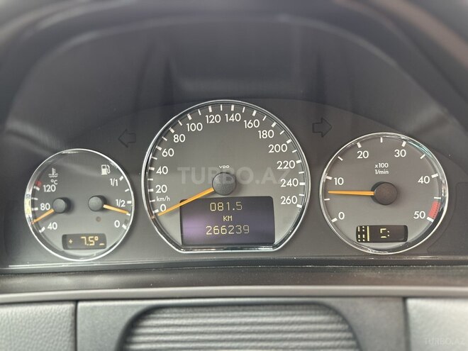 Mercedes E 220 d 2000, 267,000 km - 2.2 l - Bakı