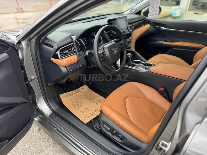 Toyota Camry-14