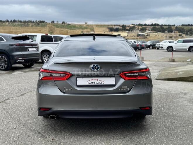 Toyota Camry-8