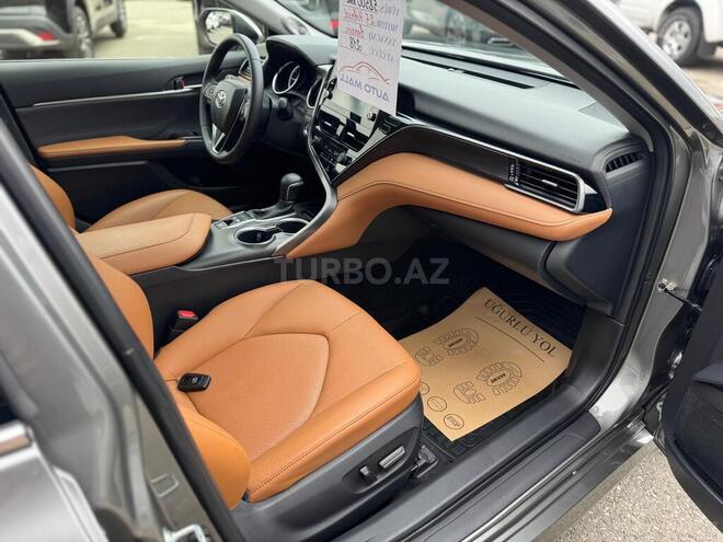 Toyota Camry-16