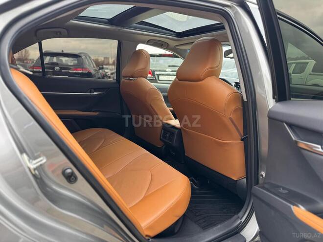 Toyota Camry-21