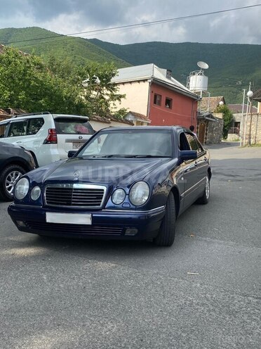 Mercedes E 230 1997, 568,000 km - 2.3 l - Şəki