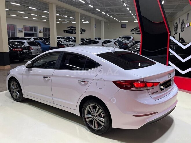 Hyundai Avante-10