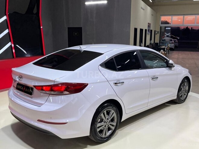 Hyundai Avante-13