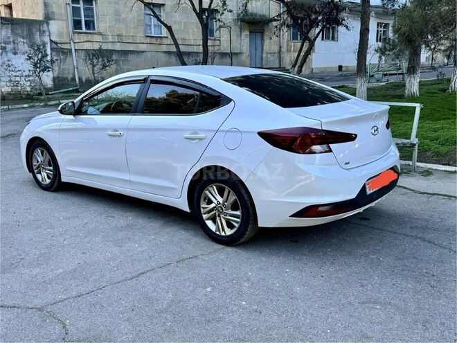 Hyundai Elantra 2018, 218,871 km - 2.0 l - Bakı