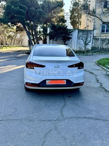Hyundai Elantra 2018, 218,871 km - 2.0 l - Bakı