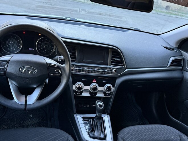 Hyundai Elantra 2018, 218,871 km - 2.0 l - Bakı