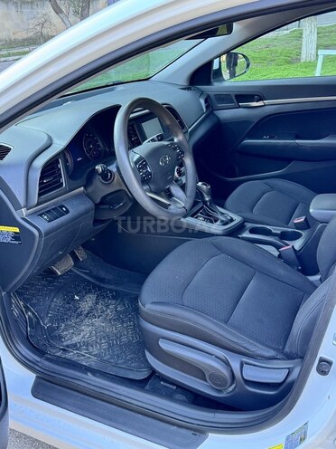 Hyundai Elantra 2018, 218,871 km - 2.0 l - Bakı