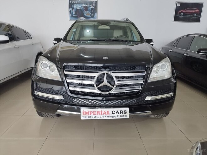 Mercedes GL 550-1