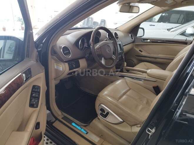 Mercedes GL 550-10