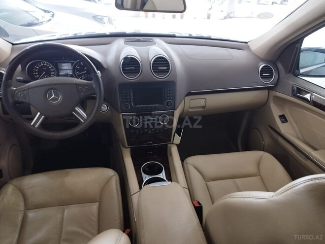 Mercedes GL 550-9