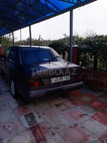 Mercedes E 250 1990, 430,000 km - 2.5 l - Beyləqan