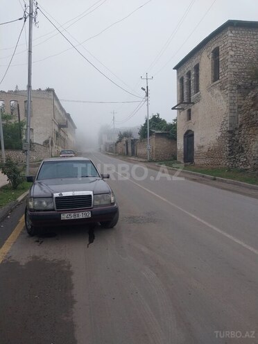 Mercedes E 250 1990, 430,000 km - 2.5 l - Beyləqan