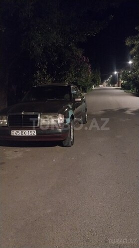 Mercedes E 250 1990, 430,000 km - 2.5 l - Beyləqan