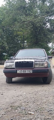 Mercedes E 250 1990, 430,000 km - 2.5 l - Beyləqan