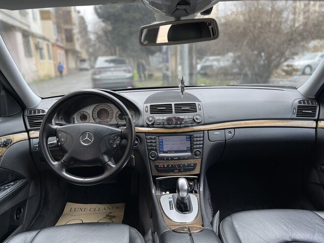 Mercedes E 320 2004, 286,000 km - 3.2 l - Bakı