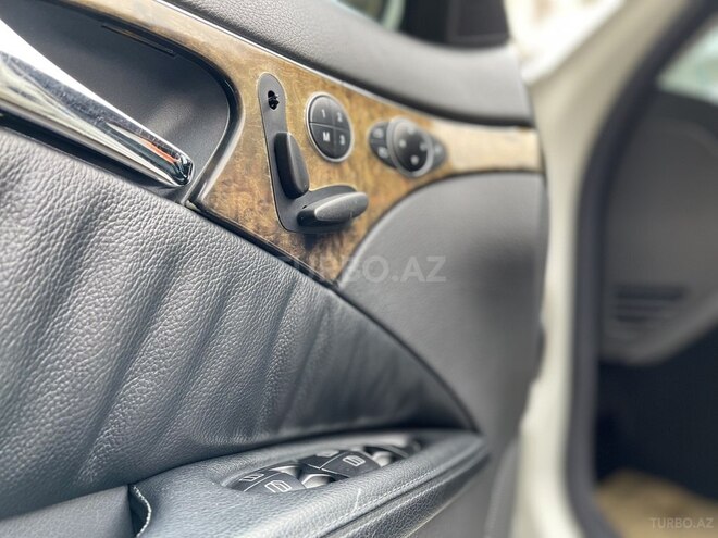 Mercedes E 320 2004, 286,000 km - 3.2 l - Bakı