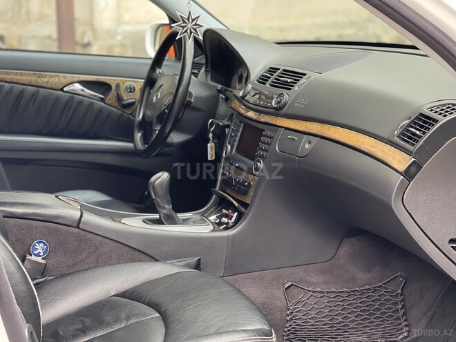 Mercedes E 320 2004, 286,000 km - 3.2 l - Bakı