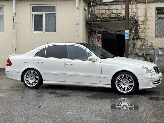 Mercedes E 320 2004, 286,000 km - 3.2 l - Bakı