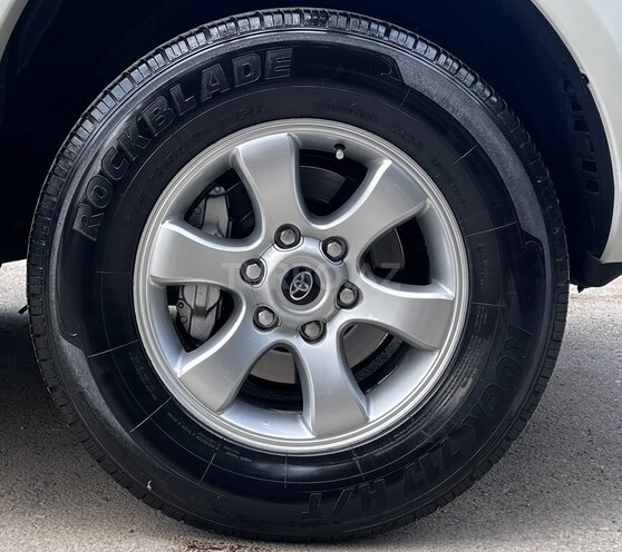 Toyota Land Cruiser Prado 2009, 180,000 km - 2.7 л - Bakı