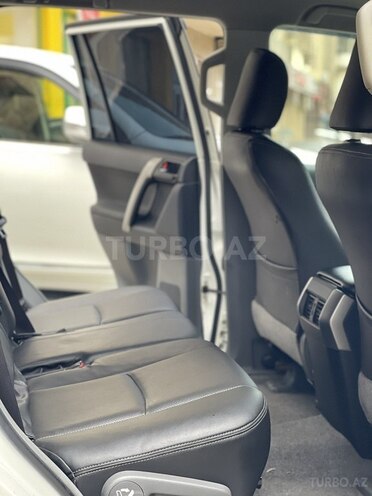 Toyota Land Cruiser Prado-9