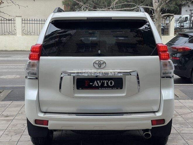 Toyota Land Cruiser Prado-16