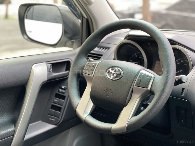 Toyota Land Cruiser Prado-11